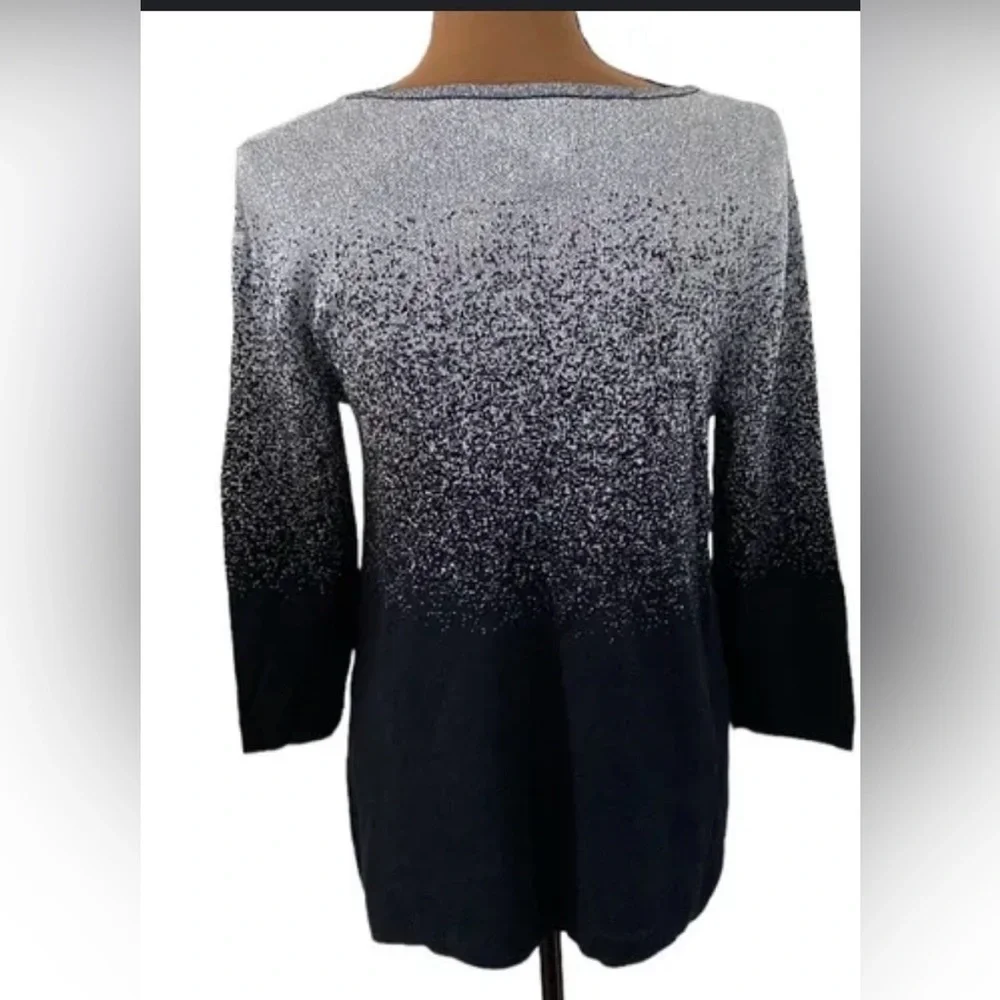 Monroe & Main’s Shimmer Silver Size S Gifting Seater Small manufacturer defect